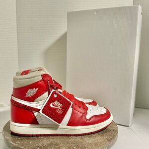Used Nike Air Jordan 1 High Varsity Red DJ4891-061 Chenille Chicago 5.5Y | 7W